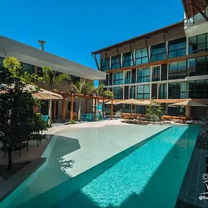 https://sunny-hall-by-aft.portodegalinhashotels.com